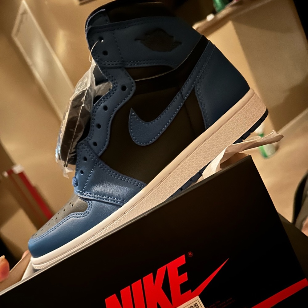 Air Jordan 1 Retro Royals